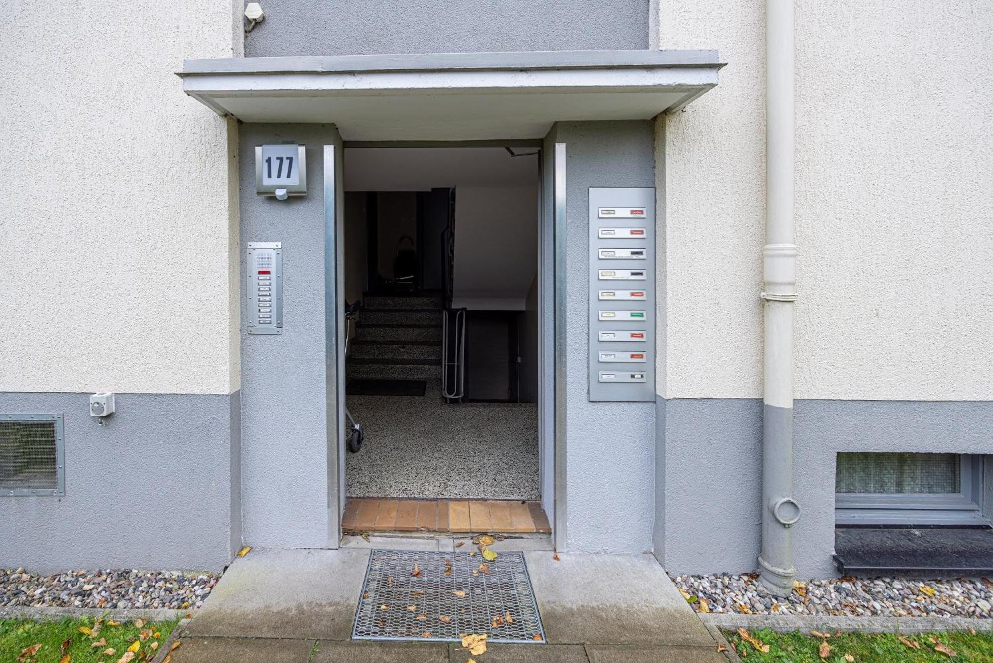 Have-A-Nice-Stay - U-Bahn Nach Hamburg 150M- Baecker & Restaurants 200M - Lidl 800M - Zentrum 1,5Km أرينسبورغ المظهر الخارجي الصورة